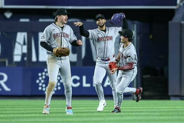 Eugenio Suarez belts go-ahead grand slam as Diamondbacks top Yankees