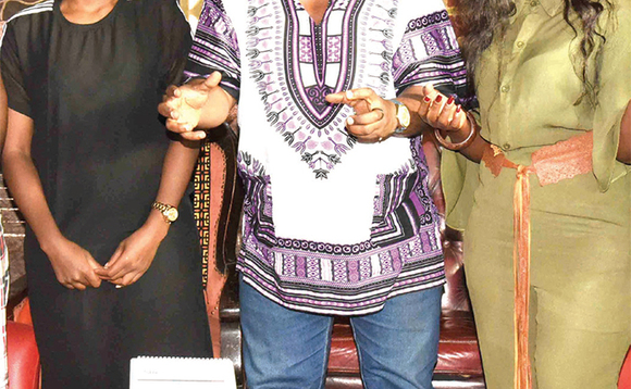 Dr. Bbosa (wakati) akulembeddemu banne. Dr. Bbosa (wakati) akulembeddemu banne.