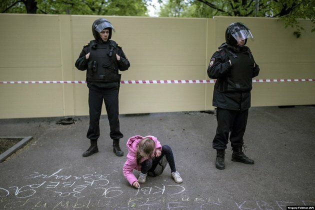 The Week In Russia: Church And State And Inauguration-Gait
