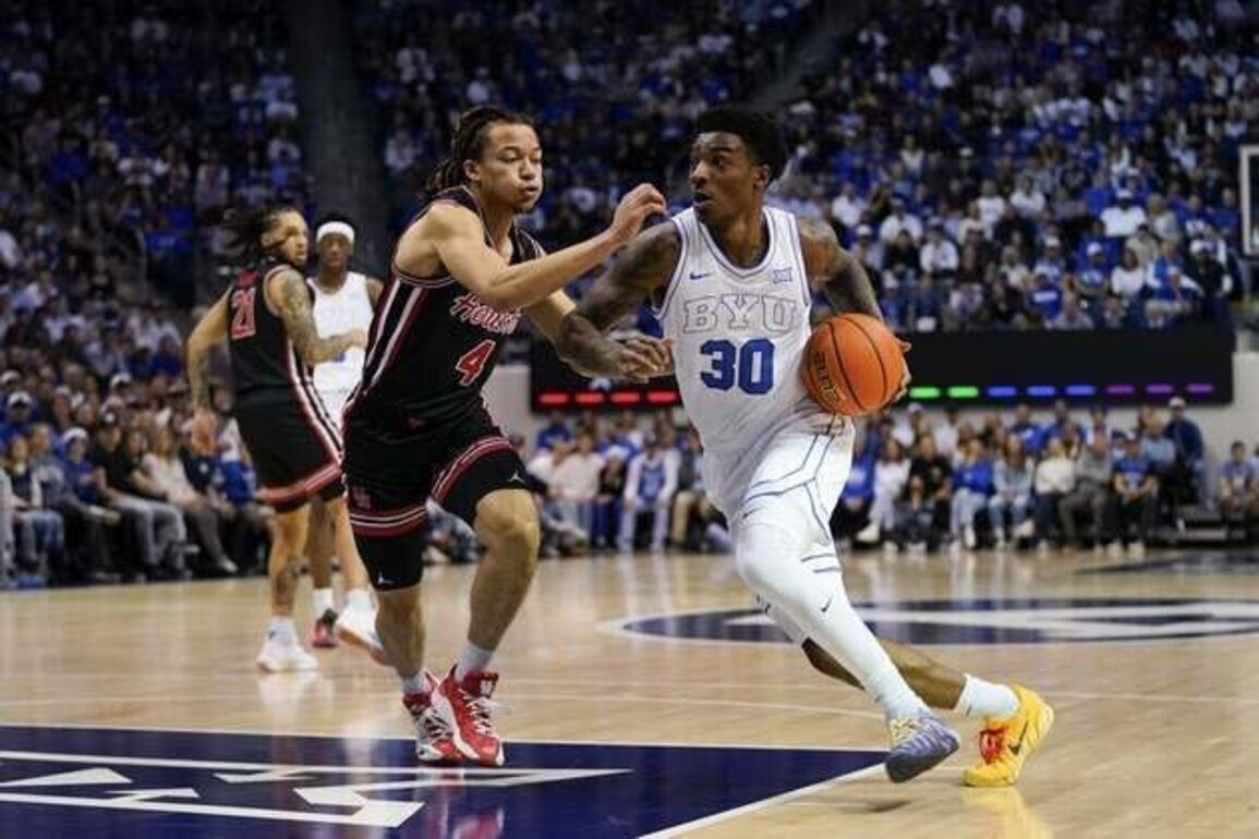 No. 8 Houston pulls away from No. 16 BYU