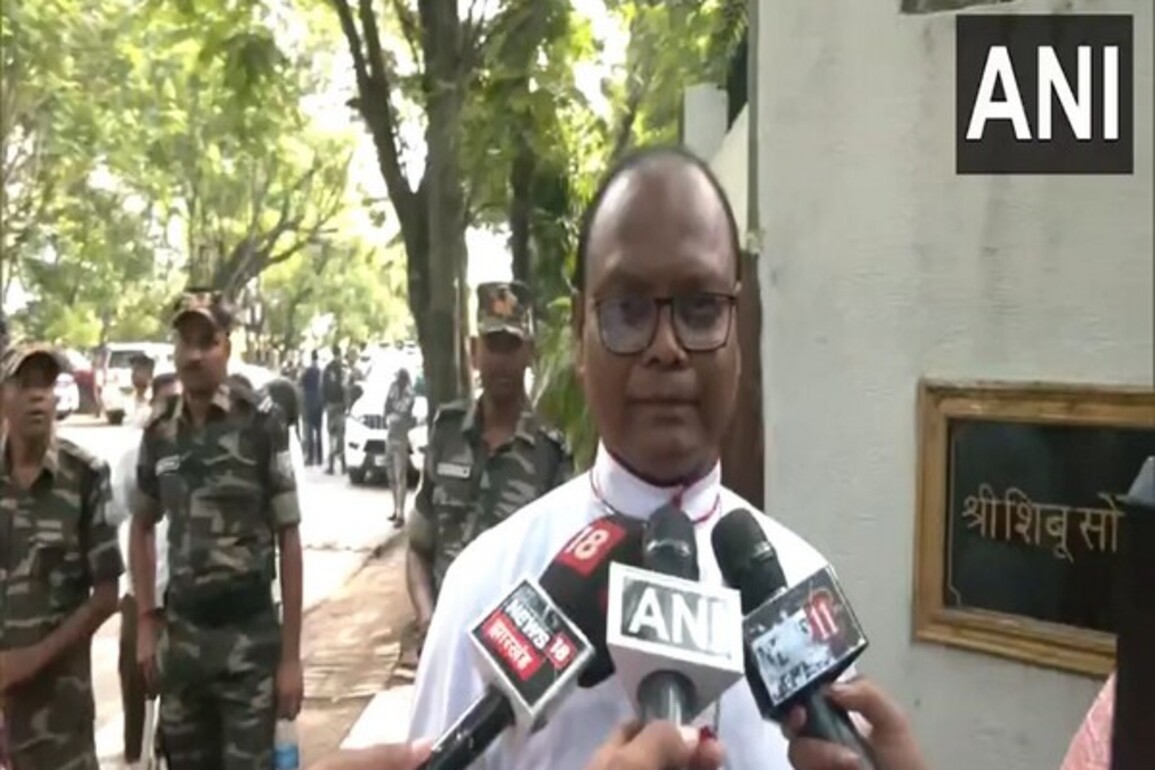 "Messiah after Birsa Munda": Ranchi Archbishop pays tribute to JMM founder Shibu Soren