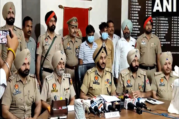 Amritsar: Police bust international narco cartel, arrest three with 10.248 Kg heroin