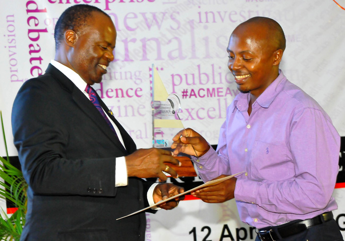  ew isions ndrew asinde receives ealth eporting award