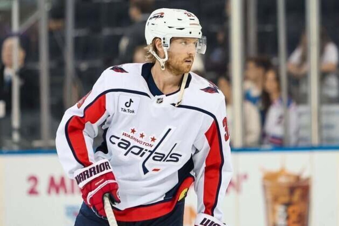Caps D Rasmus Sandin recovering from ACL surgery