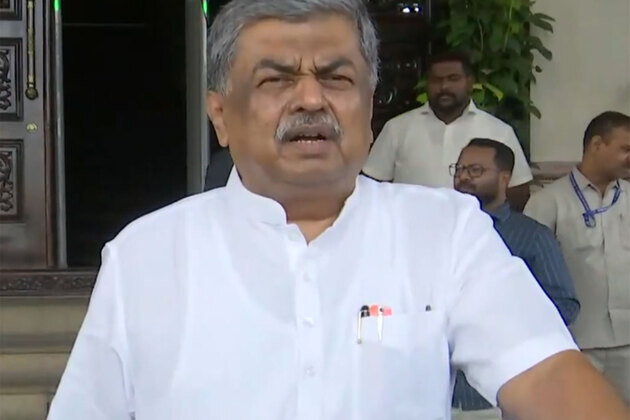 "No difference between Jaish-e-Mohammed, Taliban, RSS": KPCC's BK Hariprasad says all three "not registered in India"