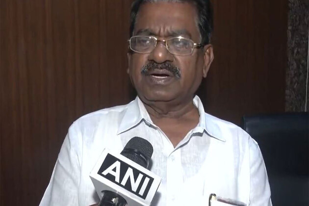 "Maybe she can pull people from Edappadi's AIADMK": DMK's Elangovan on Sasikala's new party