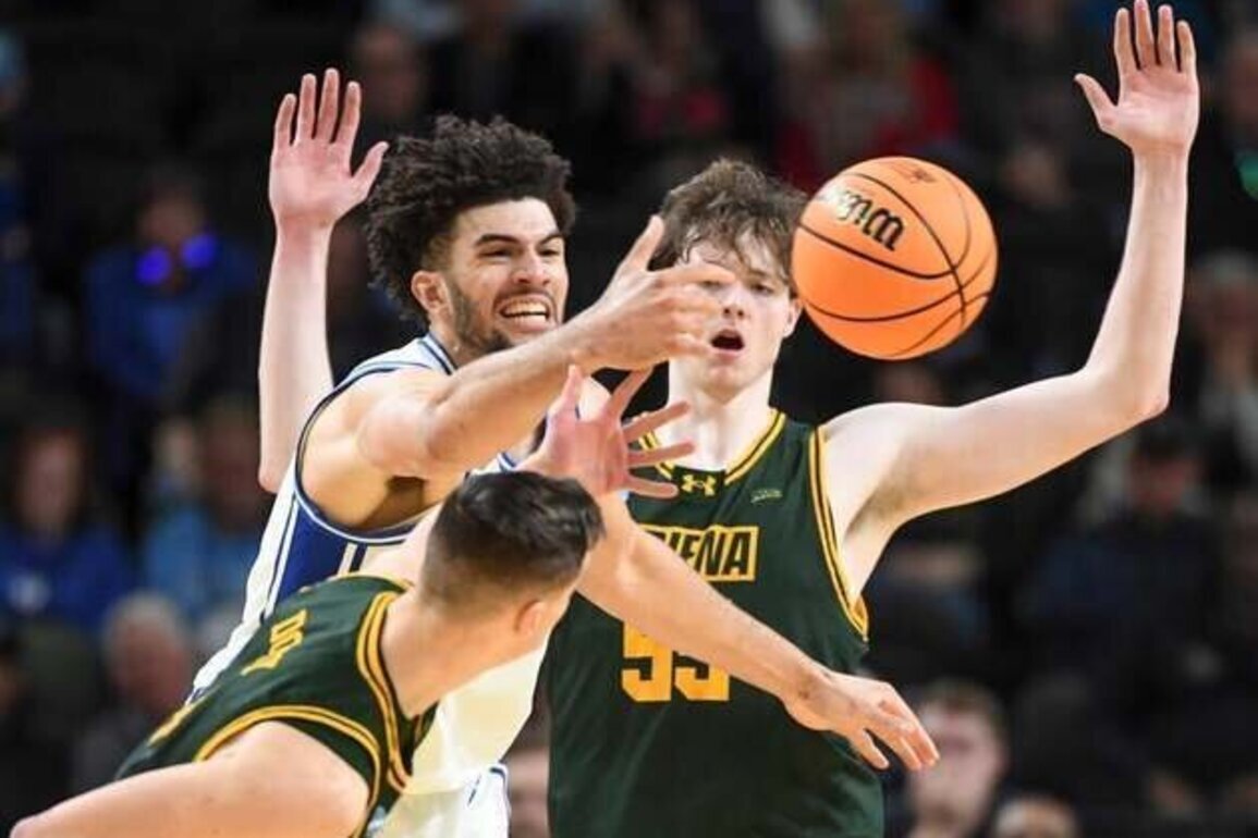 NCAA Tournament roundup: Top seed Duke holds off upset-minded Siena