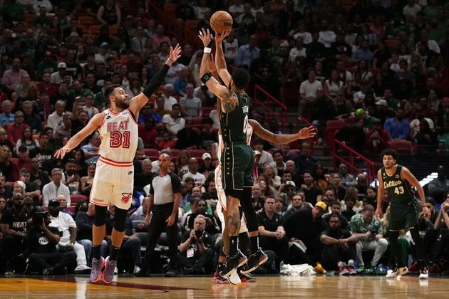 Bam Adebayo helps Heat top league-leading Celtics