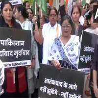 Delhi: protests erupt near Pakistan High Commission condemning Pahalgam terror attack