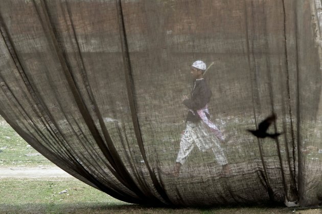 Plastic from Burlap Bangladesh Invents a Green Throw-away Bag