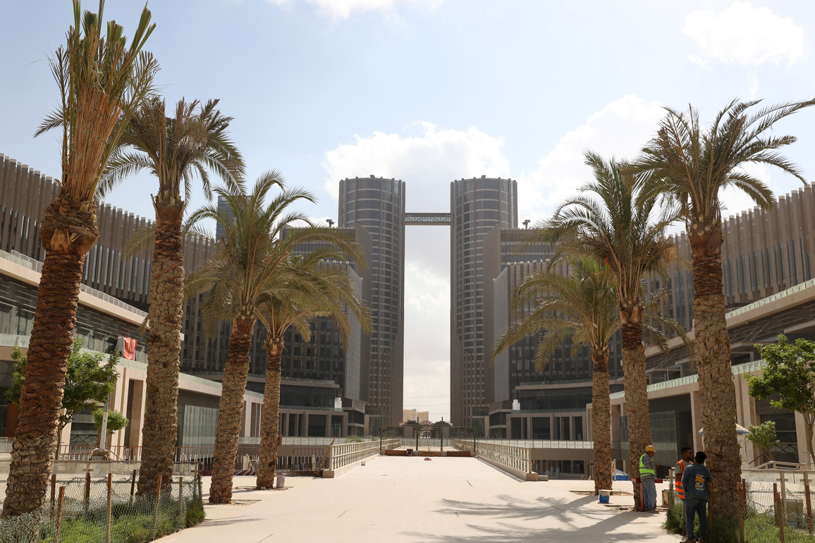 EGYPT-NEW ADMINISTRATIVE CAPITAL-CBD-WORKERS