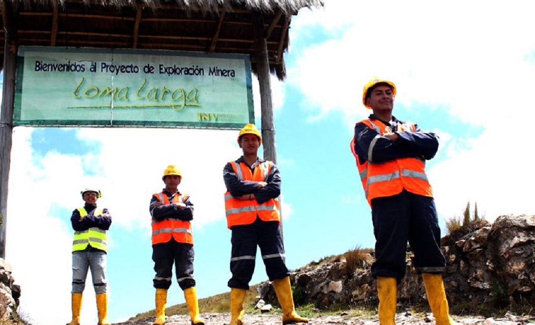 Workers at Loma Larga