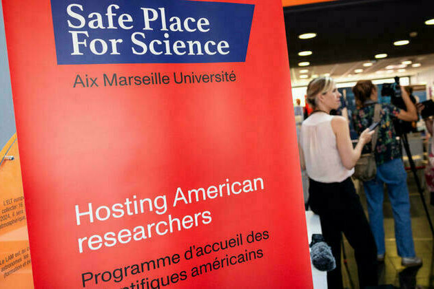 'Science refugees': French university welcomes first US researchers