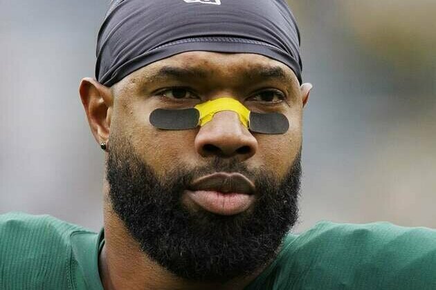 Broncos sign TE Marcedes Lewis, 41, to practice squad