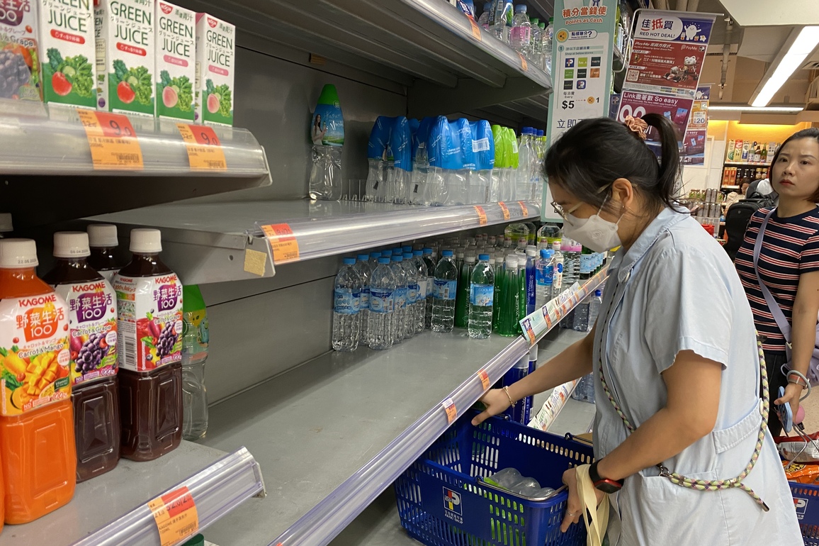 CHINA-HONG KONG-TYPHOON RAGASA-DAILY LIFE (CN)