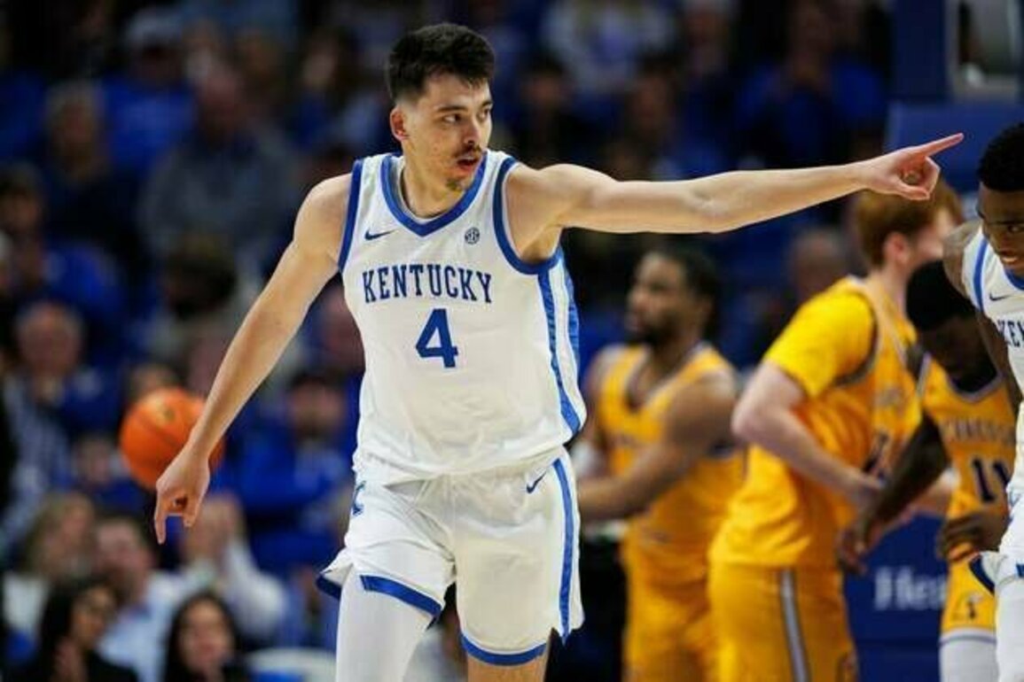 No. 19 Kentucky dominates inside, cruises past Tennessee Tech