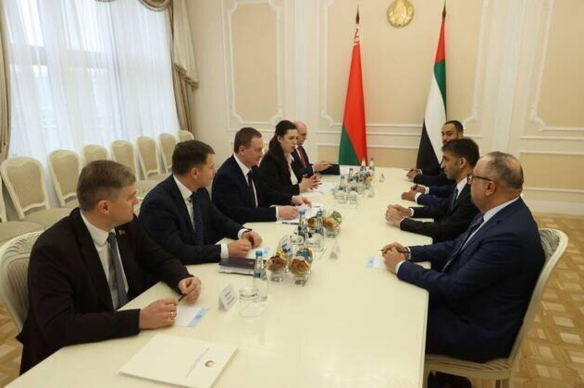 Thani Al Zeyoudi meets Prime Minister of Belarus during official visit to Minsk