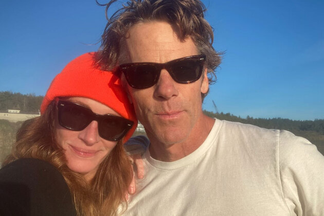 Julia Roberts celebrates 24 years of marriage with husband Danny Moder, shares rare anniversary selfie