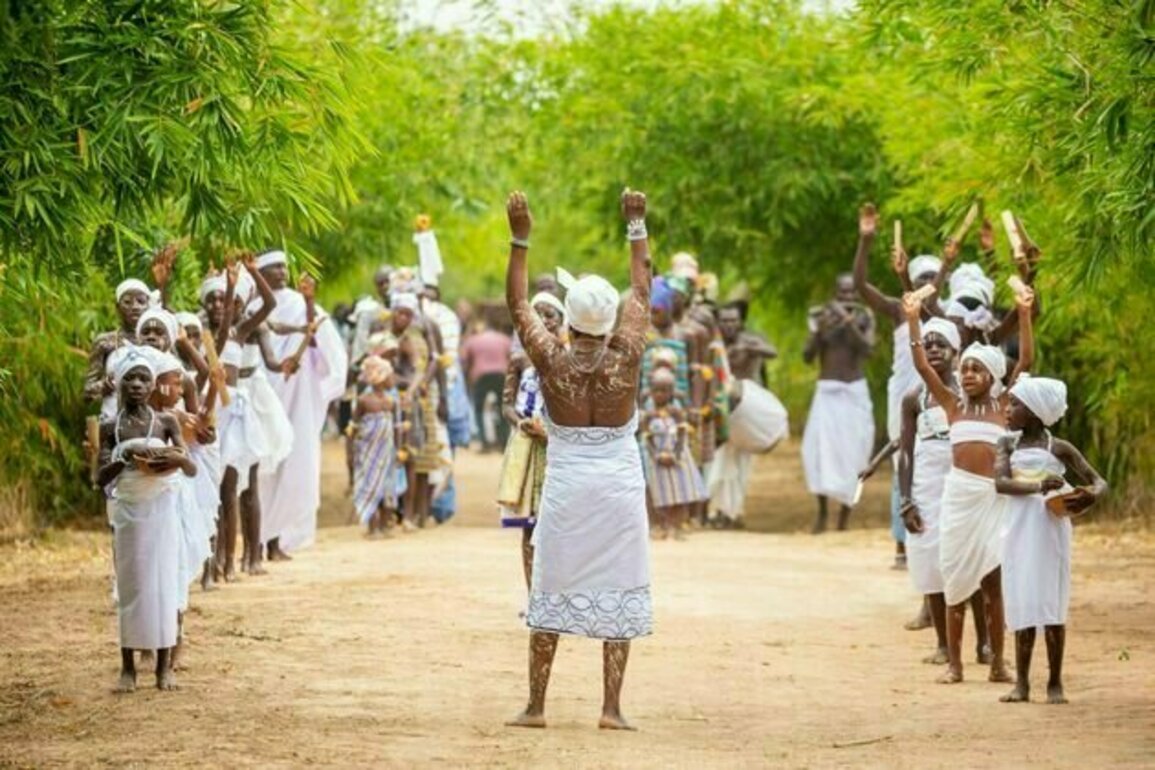 Kwame Akoto-Bamfo: the Ghanaian artist using work about slavery to find justice and healing