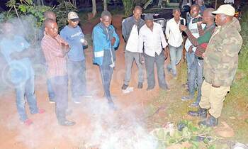 Poliisi n’abatuuze mu kifo we baayokedde Kyaterekera. Poliisi n’abatuuze mu kifo we baayokedde Kyaterekera.