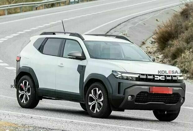 Renault Duster e-4WD Spied With Rear Electric Motor  Launch In 2026