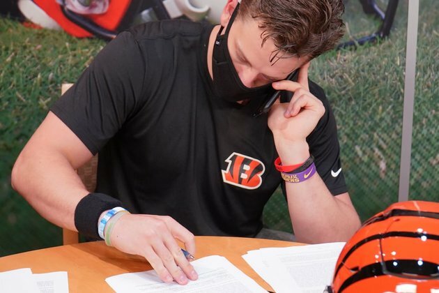 Burrow Takes Command: &#039;He&#039;s All Ball&#039;