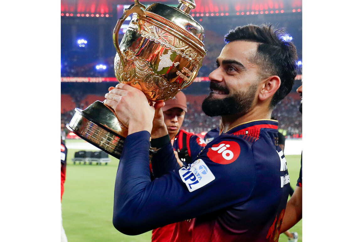 AB de Villiers hails Virat Kohli as "heartbeat" of RCB, backs franchise to defend IPL title