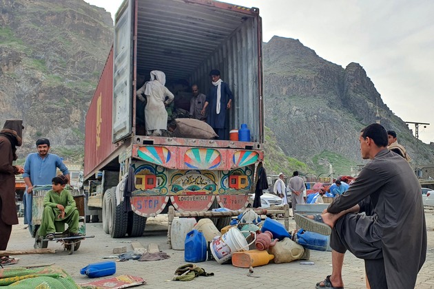 PAKISTAN-TORKHAM-AFGHAN REFUGEES-RETURN