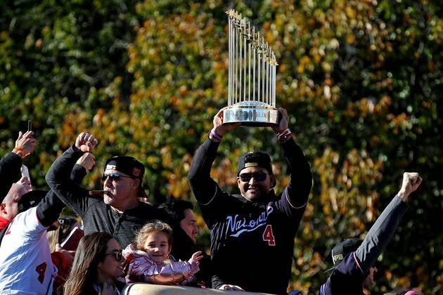 Reports: Nationals to extend manager Martinez