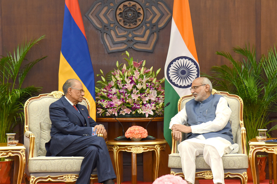Vice President CP Radhakrishnan meets Mauritius PM Ramgoolam, discussions on trade and economics held