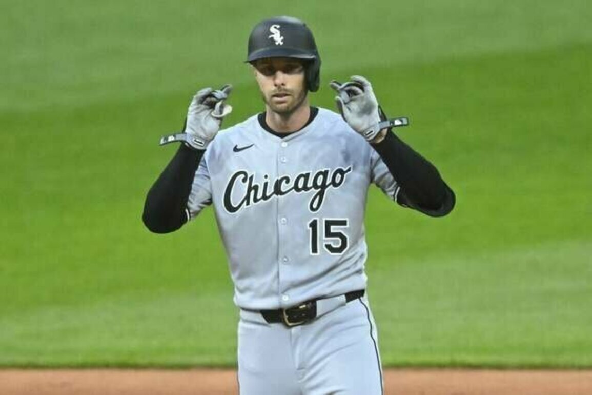 White Sox place OF Austin Slater (knee) on IL