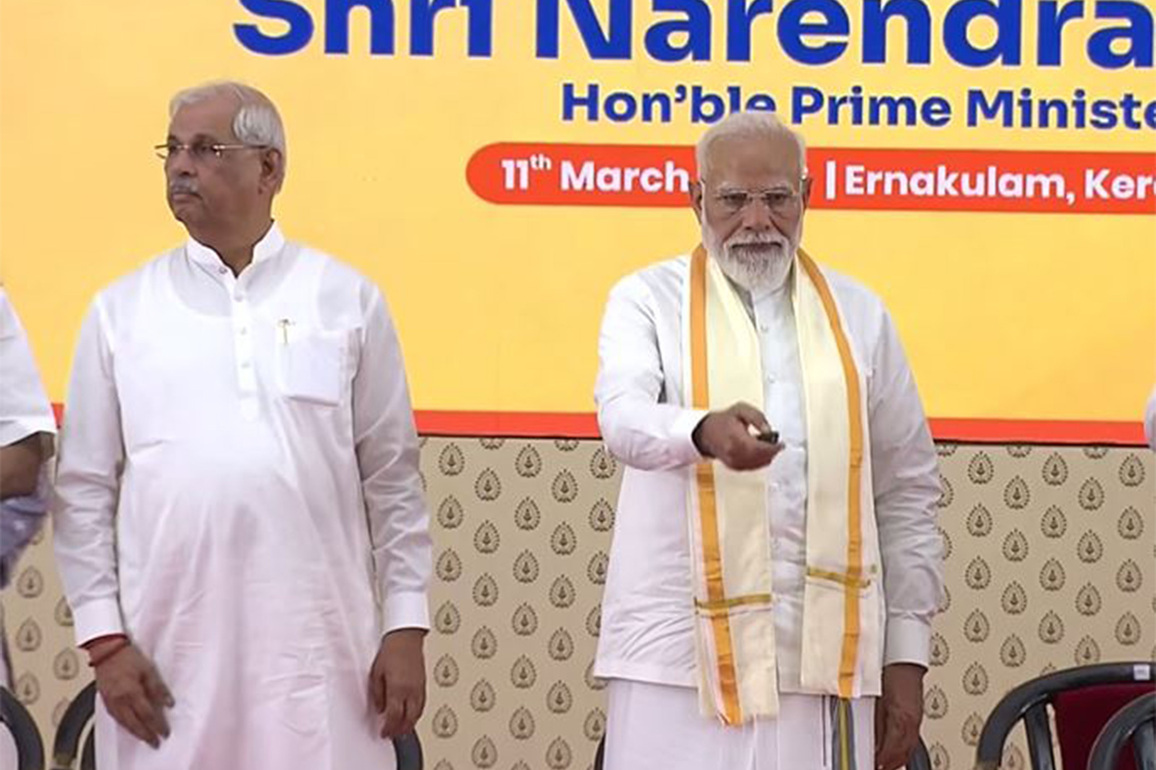 Kerala: PM Modi inaugurates, lays foundation of projects worth Rs 10,800 crore in Ernakulum