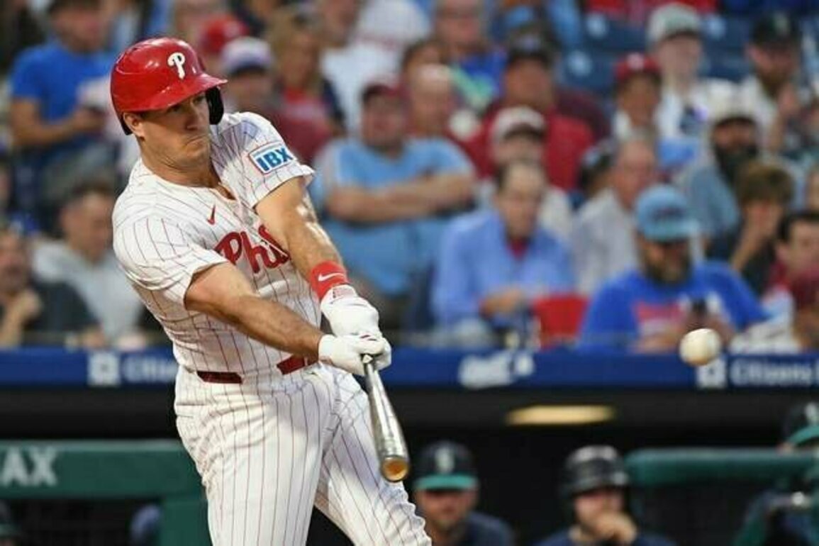 J.T. Realmuto, homer-happy Phillies top Mariners