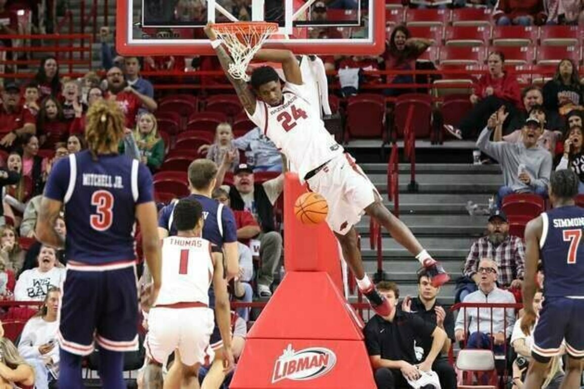 No. 21 Arkansas hits new high in John Calipari era, rolls Jackson St.