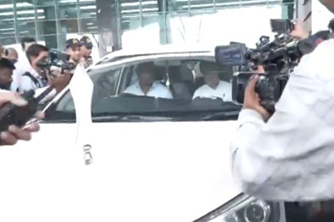 AICC Karnataka in-charge Randeep Surjewala arrives in Bengaluru amid ongoing speculation over state leadership