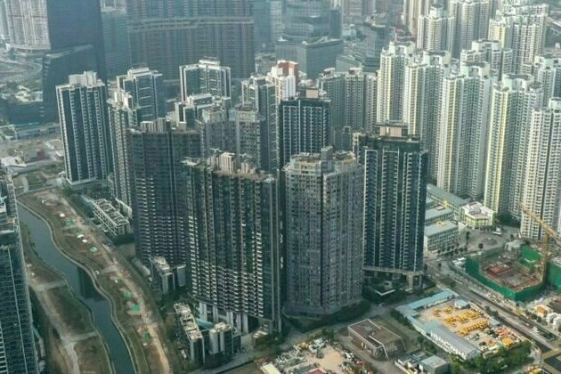 Well-off Hong Kong daunted by record deficits
