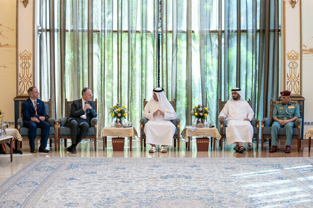 Saud bin Saqr receives delegation from UK's Royal College of Defence Studies