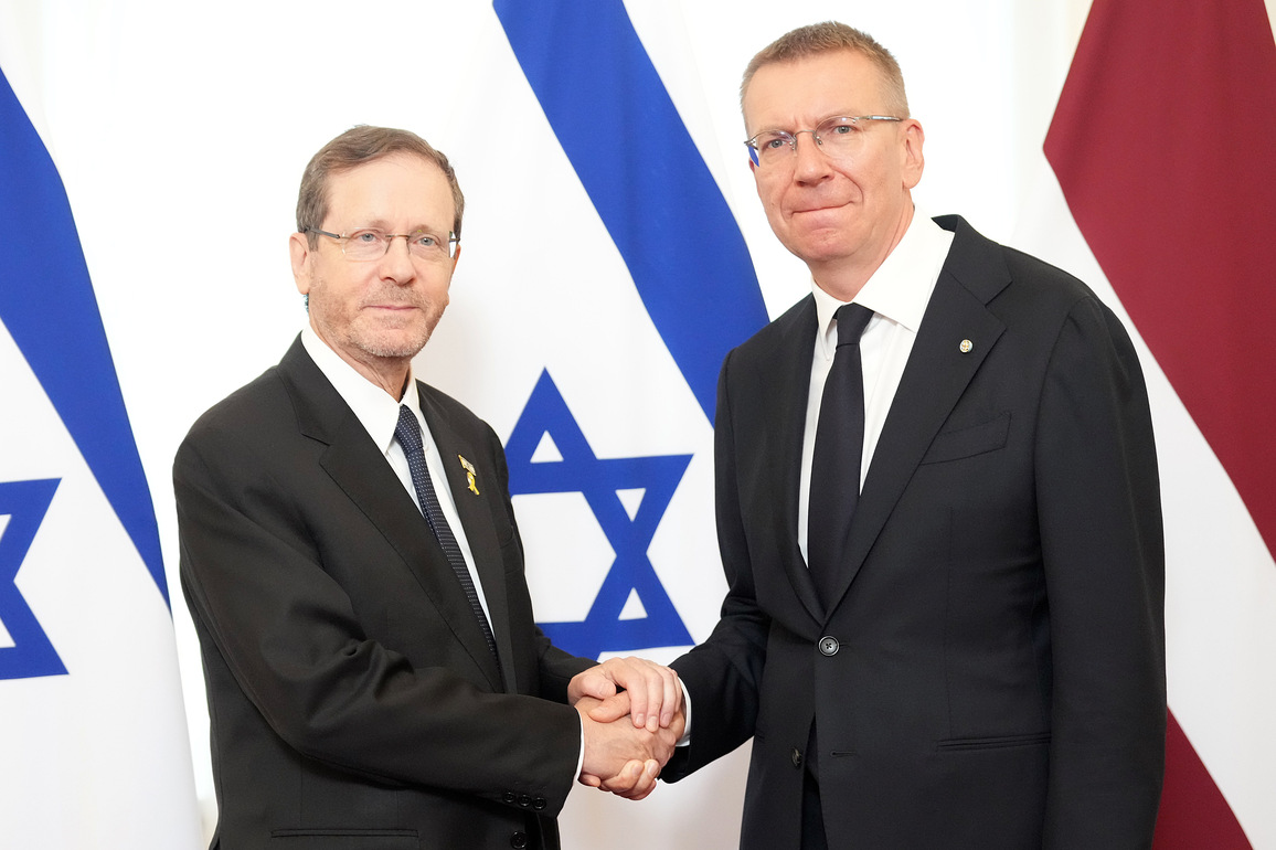 LATVIA-RIGA-PRESIDENT-ISRAEL-PRESIDENT-MEETING