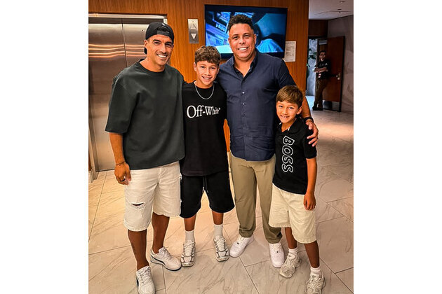 "Best nine of all time": Luis Suarez shares heartfelt post with Ronaldo Nazario