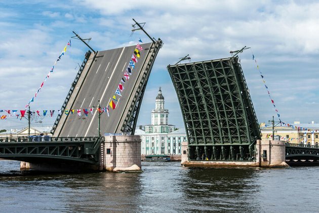 20 main attractions of St. Petersburg