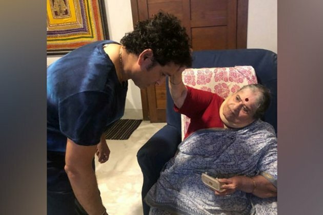 Cricket fraternity extends Mother's Day greetings