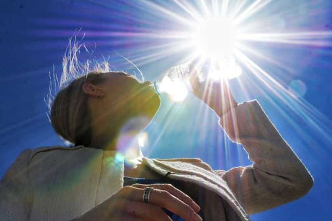 Monday heat in Winnipeg breaks 67-year record