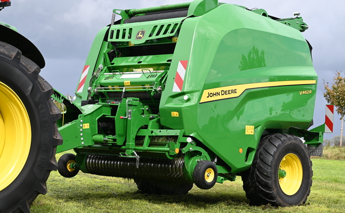 John Deere adds automatic swath weaving to its variable chamber balers 