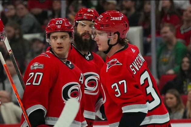 Sabres, Hurricanes look to carry streaks into break
