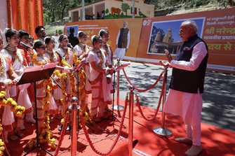 PM Modi became Prime Minister through people's mandate, not privilege: Union Minister Giriraj Singh