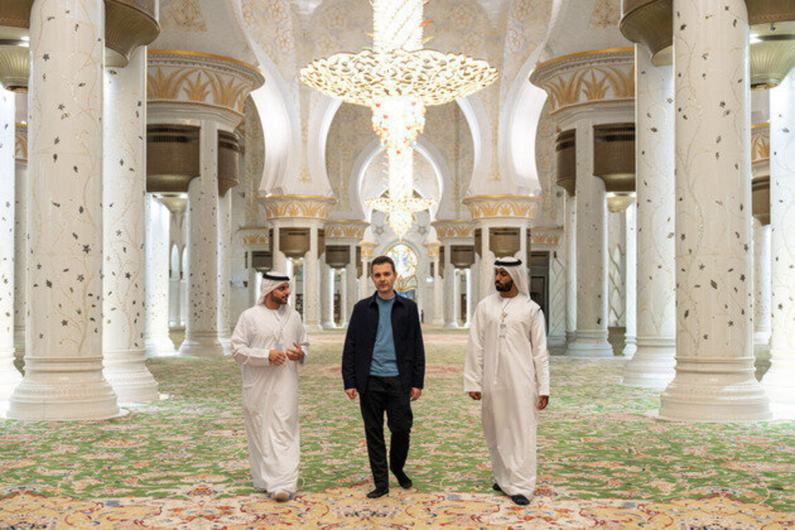 Minister of Foreign Affairs of North Macedonia visits Sheikh Zayed Grand Mosque in Abu Dhabi