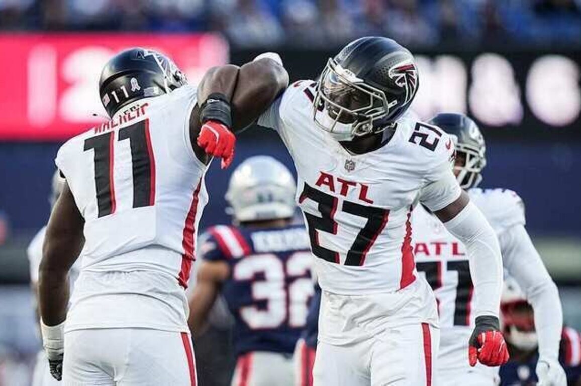 Nerdy Birds: How the Falcons fixed their pass rush