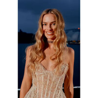 Margot Robbie says she makes movies for "people buying tickets", "not critics"