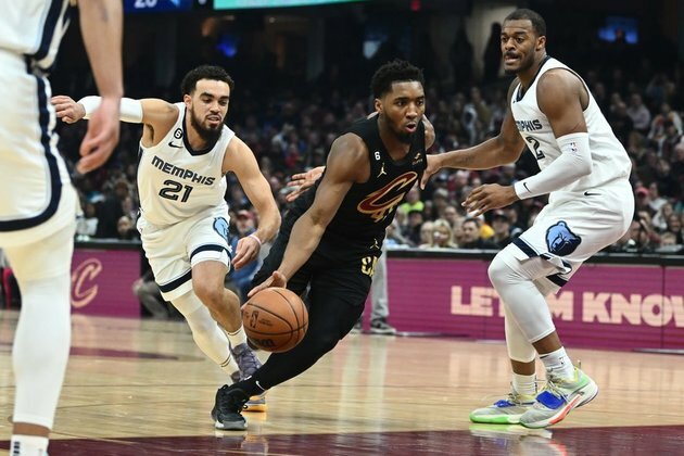 Cavaliers hand Grizzlies sixth straight road loss