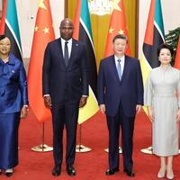 Xi's Album | Xi holds talks with Mozambican president